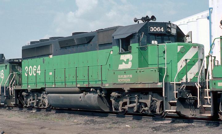 BN 3064 - GP40-2.jpg